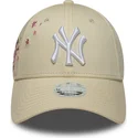cepice-zaoblena-bezova-nastavitelny-9forty-floral-icon-side-new-york-yankees-mlb-new-era