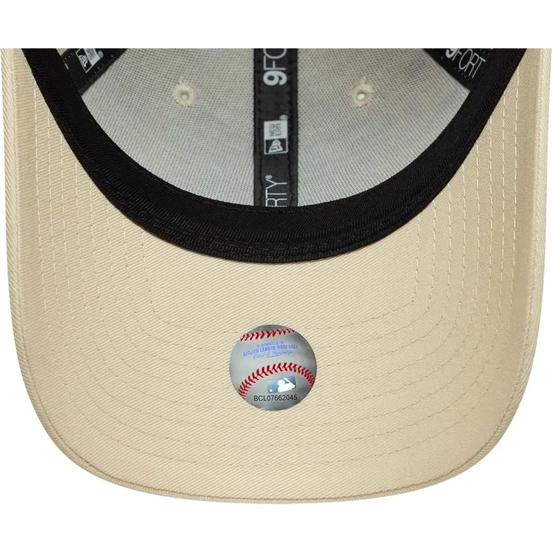 cepice-zaoblena-bezova-nastavitelny-9forty-floral-icon-side-new-york-yankees-mlb-new-era