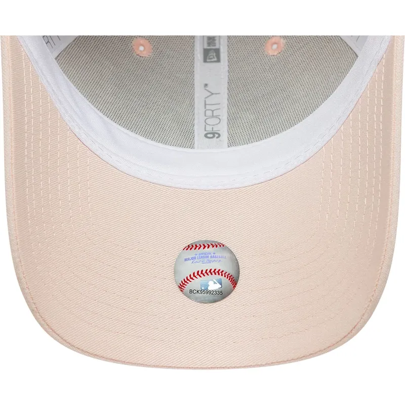 cap-zaoblena-pink-adjustable-strap-claro-9forty-linen-new-york-yankees-mlb-new-era