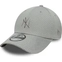 graue-gebogene-verstellbare-kappe-39thirty-stretch-mesh-der-new-york-yankees-mlb-von-new-era