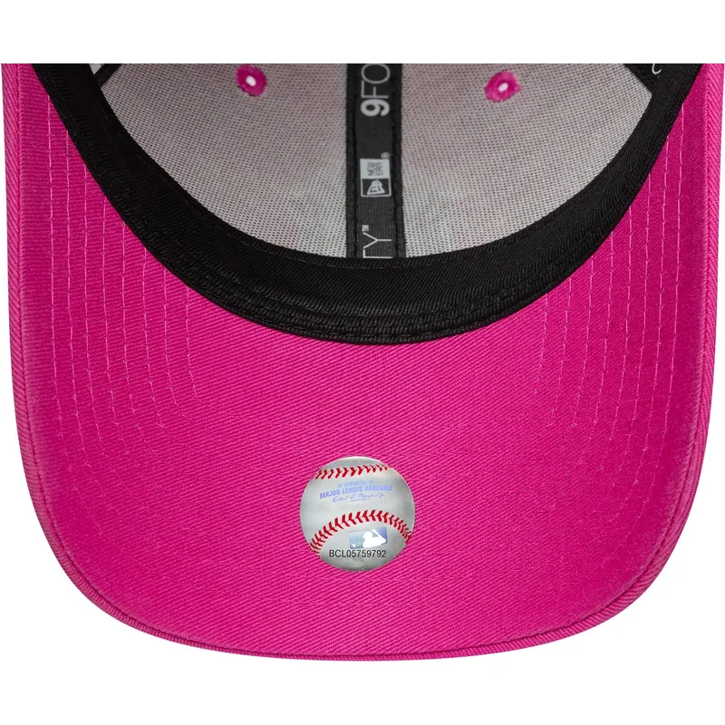 cepice-zaoblena-ruzova-nastavitelny-9forty-team-outline-new-york-yankees-mlb-new-era