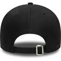 svart-justerbar-kurvad-keps-med-svart-logotyp-9forty-team-outline-fran-chicago-bulls-nba-av-new-era