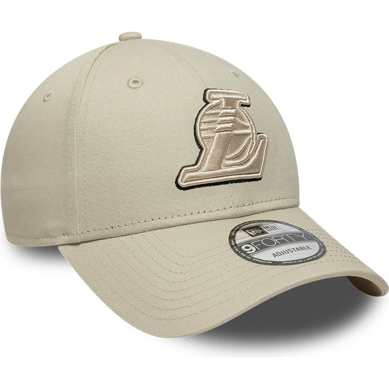 bojd-beige-justerbar-keps-med-beige-logotyp-9forty-team-outline-fran-los-angeles-lakers-nba-av-new-era