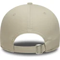 bojd-beige-justerbar-keps-med-beige-logotyp-9forty-team-outline-fran-los-angeles-lakers-nba-av-new-era