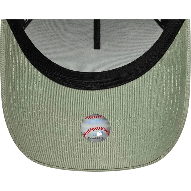 cepice-zaoblena-zelena-snapback-e-frame-league-essential-new-york-yankees-mlb-new-era