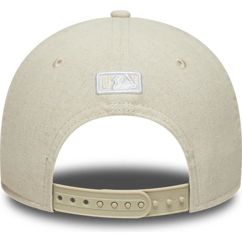 gorra-curva-beige-snapback-9forty-m-crown-linen-de-new-york-yankees-mlb-de-new-era