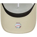 cepice-zaoblena-bezova-snapback-9forty-m-crown-a-frame-new-york-yankees-mlb-new-era