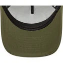 beige-och-gron-trucker-keps-9forty-m-crown-a-frame-fran-new-era