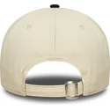 bojd-beige-och-svart-justerbar-keps-9twenty-wash-distress-a-frame-fran-new-era
