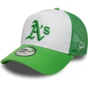 gron-och-vit-trucker-keps-med-gront-logo-a-frame-league-essential-fran-oakland-athletics-mlb-av-new-era