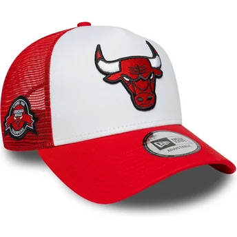 Rote und weiße Trucker-Kappe A Frame Side Patch von Chicago Bulls NBA von New Era