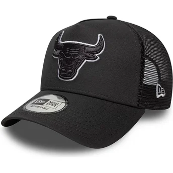 Svart trucker-keps med svart A Frame Outline-logotyp från Chicago Bulls NBA av New Era