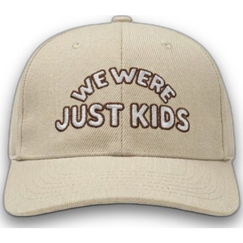 gorra-curva-beige-snapback-just-kids-the-retro-de-homenage