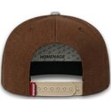 gorra-plana-marron-oscuro-snapback-squadron-military-surplus-the-retro-de-homenage