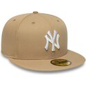 hellbraune-eng-anliegende-flat-cap-59fifty-league-essential-der-new-york-yankees-mlb-von-new-era