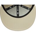 new-era-flat-brim-white-logo-9fifty-league-essential-new-york-yankees-mlb-beige-snapback-cap