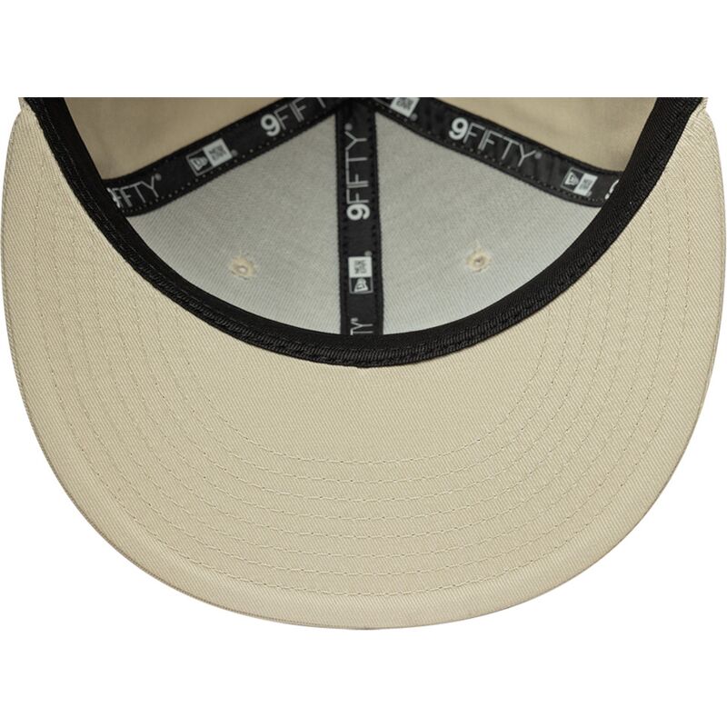new-era-flat-brim-white-logo-9fifty-league-essential-new-york-yankees-mlb-beige-snapback-cap