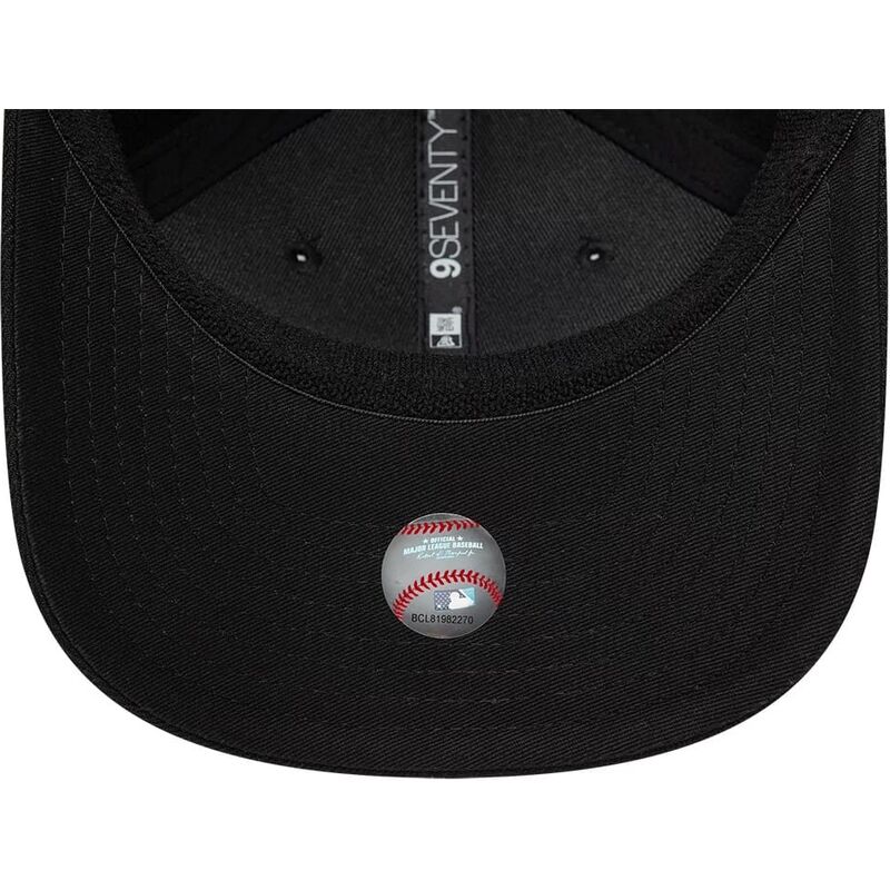 cepice-zaoblena-cerna-snapback-9seventy-stretch-snap-player-replica-chicago-white-sox-mlb-new-era