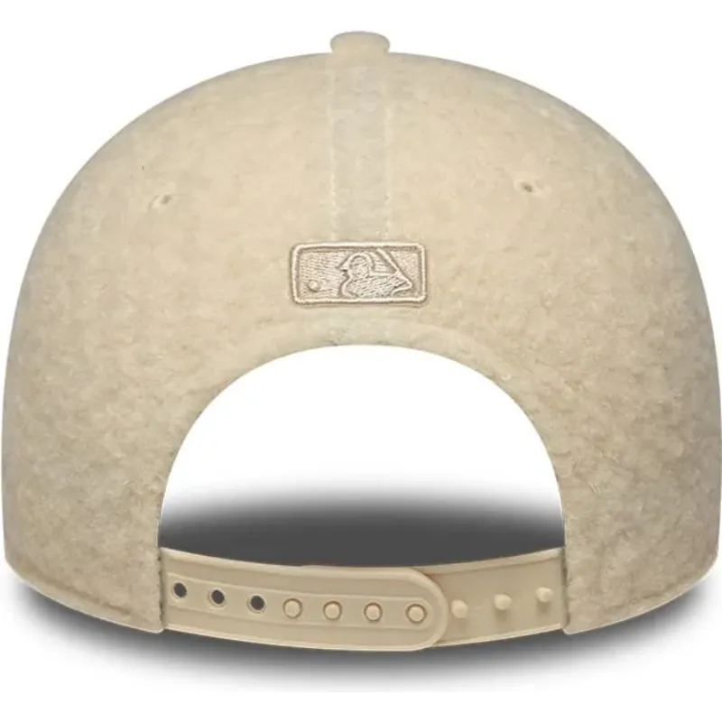 cepice-zaoblena-bezova-snapback-9forty-m-crown-winter-borg-los-angeles-dodgers-mlb-new-era