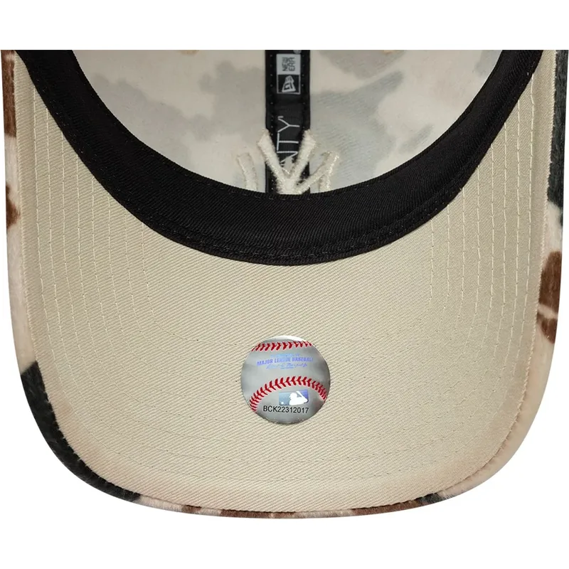 cepice-zaoblena-hneda-nastavitelny-9twenty-animal-print-new-york-yankees-mlb-new-era