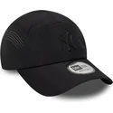 cepice-zaoblena-cerna-snapback-runner-tech-midi-new-york-yankees-mlb-new-era