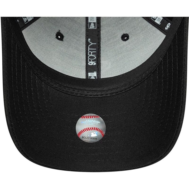 cepice-zaoblena-cerna-snapback-9forty-m-crown-side-script-chicago-white-sox-mlb-new-era