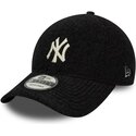 cepice-zaoblena-cerna-snapback-9forty-winter-borg-new-york-yankees-mlb-new-era