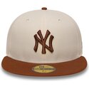 cepice-rovna-hneda-prilehava-59fifty-league-essential-new-york-yankees-mlb-new-era