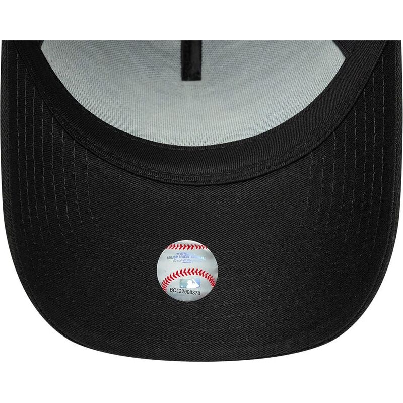 cepice-zaoblena-cerna-snapback-dorado-e-frame-metallic-outline-new-york-yankees-mlb-new-era