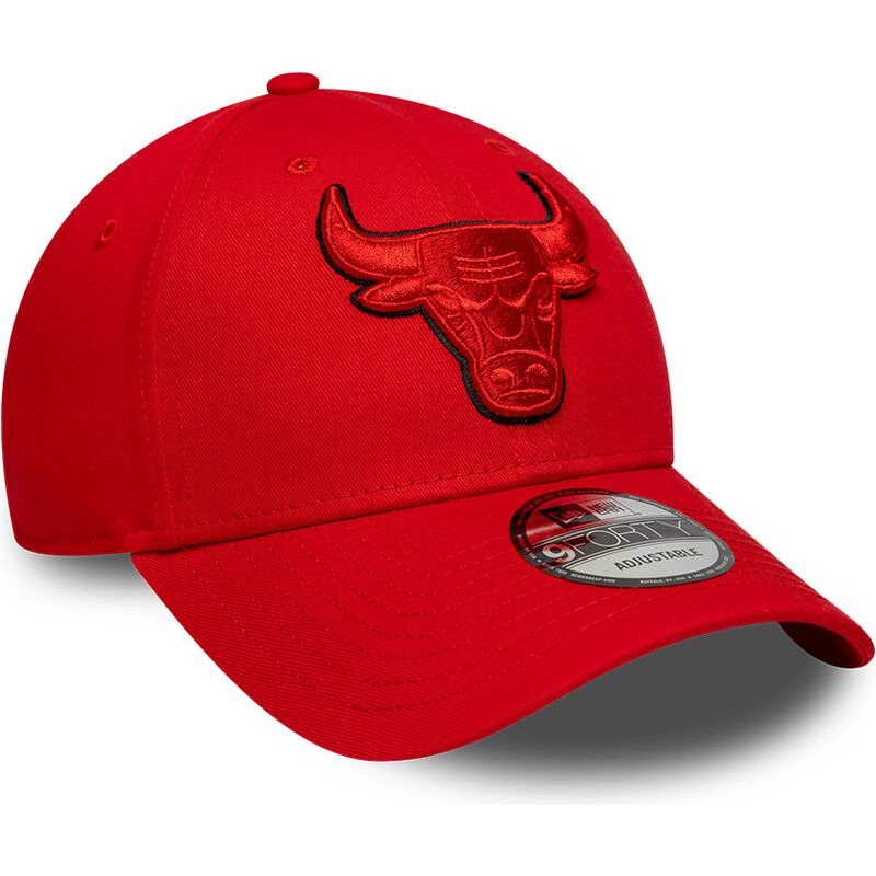 cepice-zaoblena-cervena-nastavitelny-9forty-outline-chicago-bulls-nba-new-era