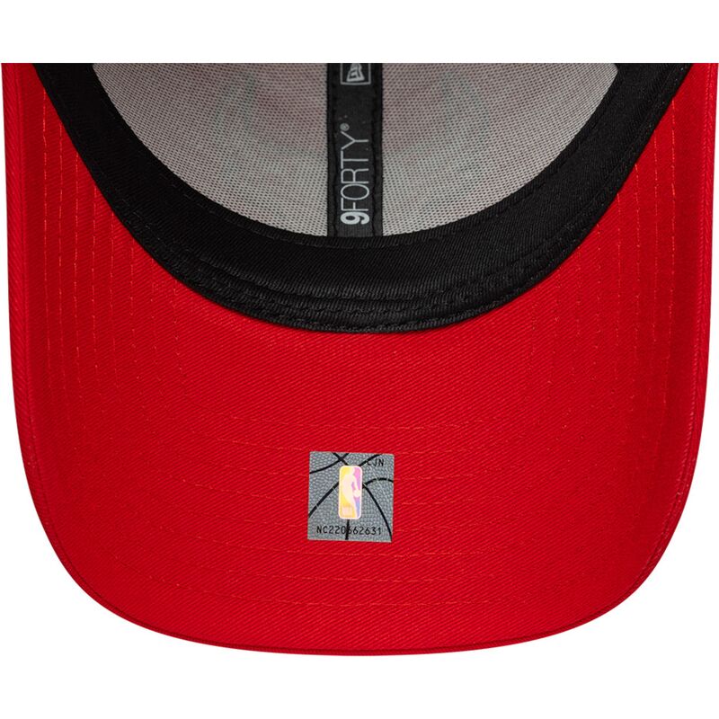 cepice-zaoblena-cervena-nastavitelny-9forty-outline-chicago-bulls-nba-new-era