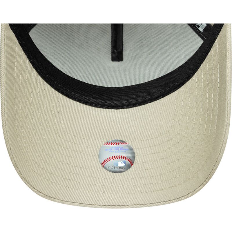 cepice-zaoblena-bezova-snapback-dorado-e-frame-metallic-outline-new-york-yankees-mlb-new-era cepice-zaoblena-bezova-snapback-dorado-e-frame-metallic-outline-new-york-yankees-mlb-new-era