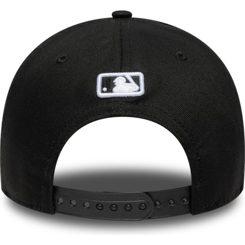 cepice-zaoblena-cerna-snapback-9forty-m-crown-new-york-yankees-mlb-new-era