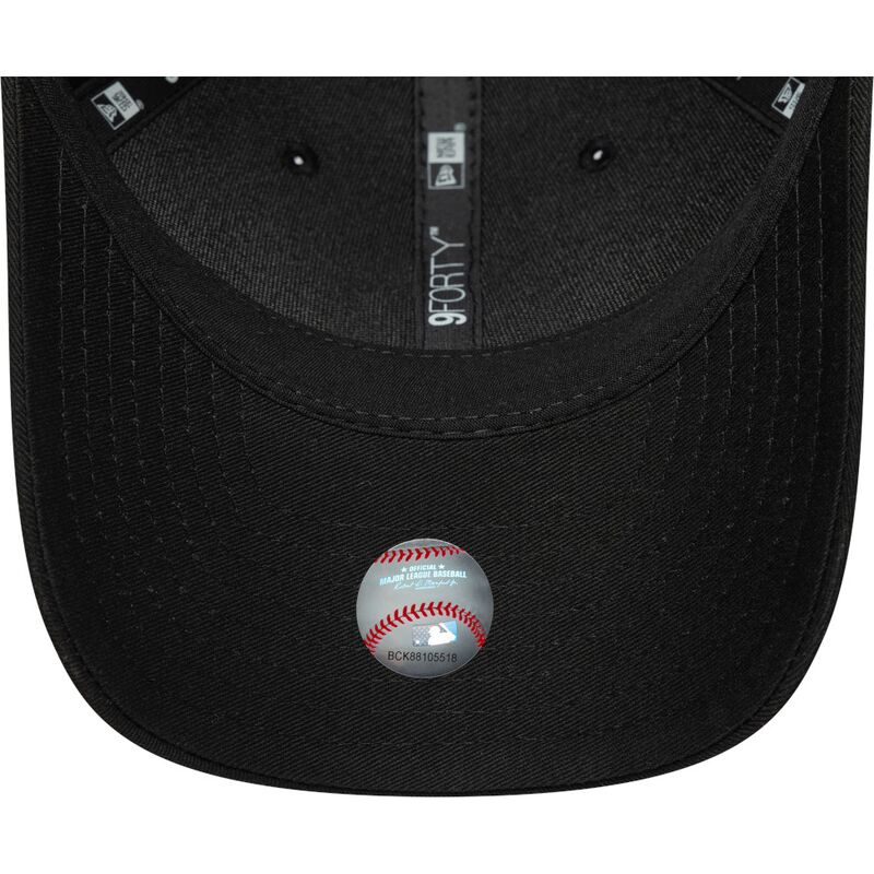 cepice-zaoblena-cerna-snapback-9forty-m-crown-new-york-yankees-mlb-new-era