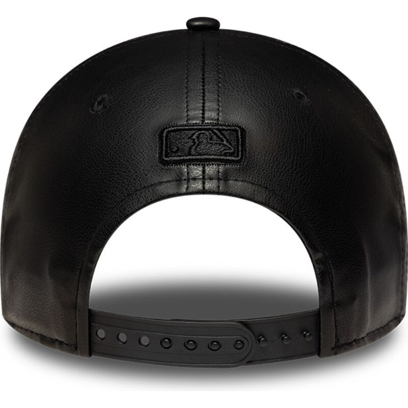 cepice-zaoblena-cerna-snapback-9forty-m-crown-pu-diamante-new-york-yankees-mlb-new-era