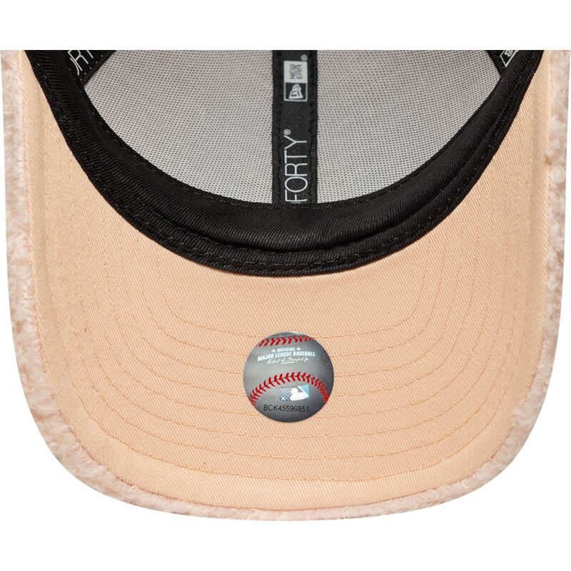 cepice-zaoblena-ruzova-snapback-pro-deti-rosa-9forty-m-crown-winter-borg-new-york-yankees-mlb-new-era