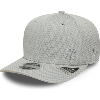 Čepice zaoblená šedá snapback 9SEVENTY Stretch Snap Mesh Flawless New York Yankees MLB New Era