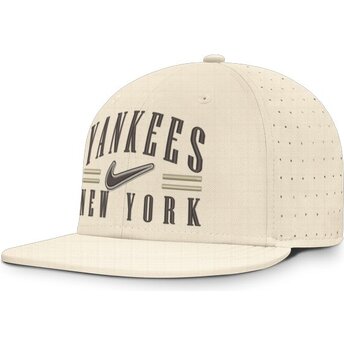 Čepice rovná béžová přiléhavá Dri-Fit True Structured Aero Bill New York Yankees MLB Nike