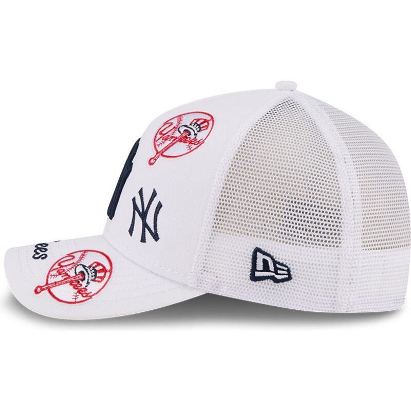 cepice-zaoblena-bila-snapback-9forty-m-crown-a-frame-all-over-new-york-yankees-mlb-new-era cepice-zaoblena-bila-snapback-9forty-m-crown-a-frame-all-over-new-york-yankees-mlb-new-era