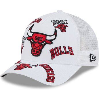 Čepice zaoblená bílá snapback 9FORTY M-Crown A Frame All Over Chicago Bulls NBA New Era