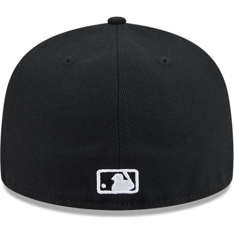 cepice-rovna-cerna-prilehava-59fifty-rhinestone-badge-new-york-yankees-mlb-new-era
