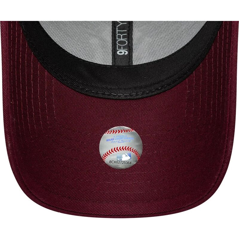 cepice-zaoblena-cervena-nastavitelny-rosa-9forty-metallic-new-york-yankees-mlb-new-era