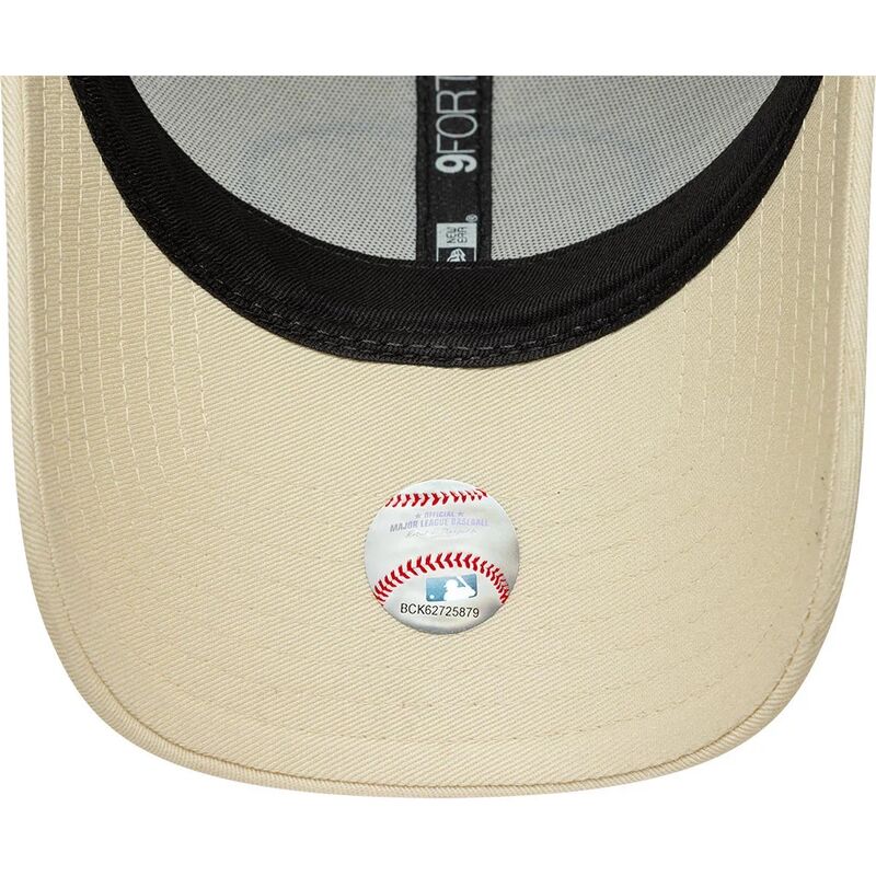 cepice-zaoblena-kremova-nastavitelny-9forty-patch-los-angeles-dodgers-mlb-new-era