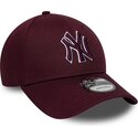 cepice-zaoblena-cervena-nastavitelny-9forty-team-outline-new-york-yankees-mlb-new-era