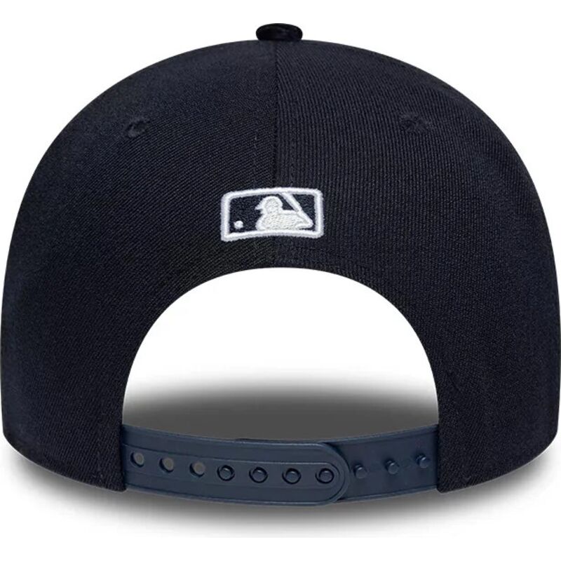 cepice-zaoblena-namornicka-modra-snapback-9forty-m-crown-cord-visor-new-york-yankees-mlb-new-era