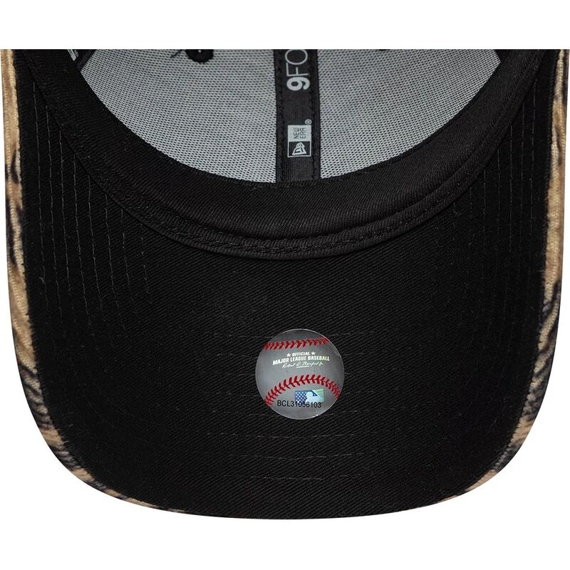 cepice-zaoblena-leopardi-nastavitelny-9forty-ocelot-print-new-york-yankees-mlb-new-era