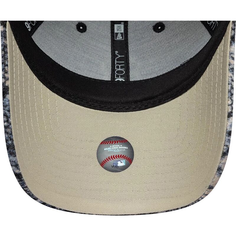 cepice-zaoblena-vicebarevna-nastavitelny-9forty-snake-print-new-york-yankees-mlb-new-era