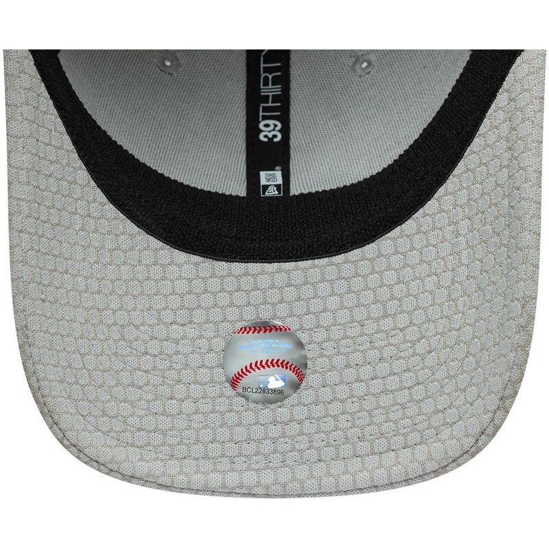 cepice-zaoblena-seda-prilehava-39thirty-stretch-mesh-new-york-yankees-mlb-new-era