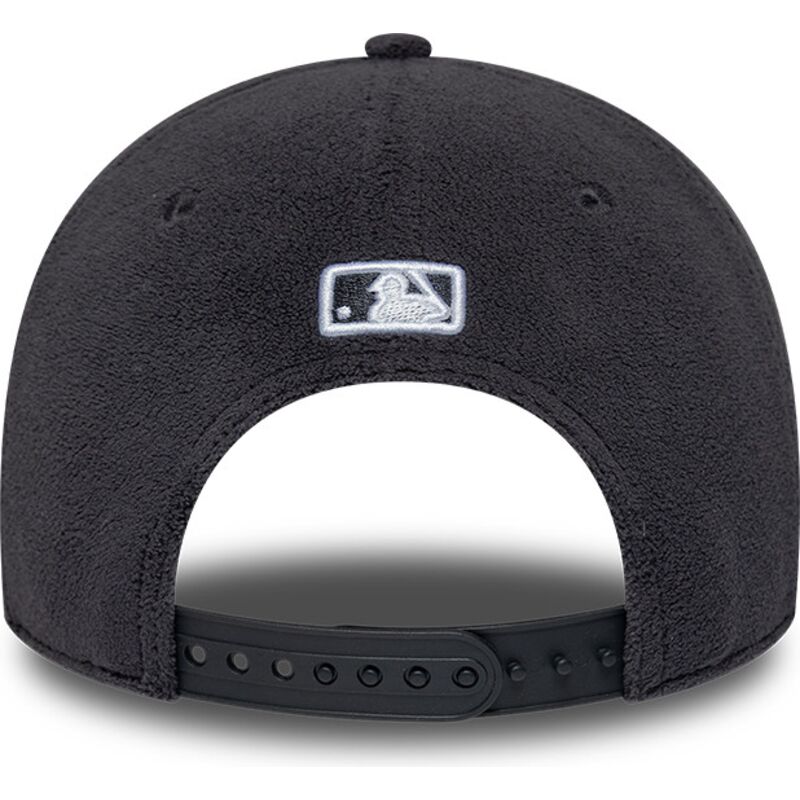 cepice-zaoblena-seda-snapback-9forty-m-crown-fleece-los-angeles-dodgers-mlb-new-era