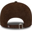 cepice-zaoblena-hneda-nastavitelny-9twenty-cord-script-new-york-yankees-mlb-new-era